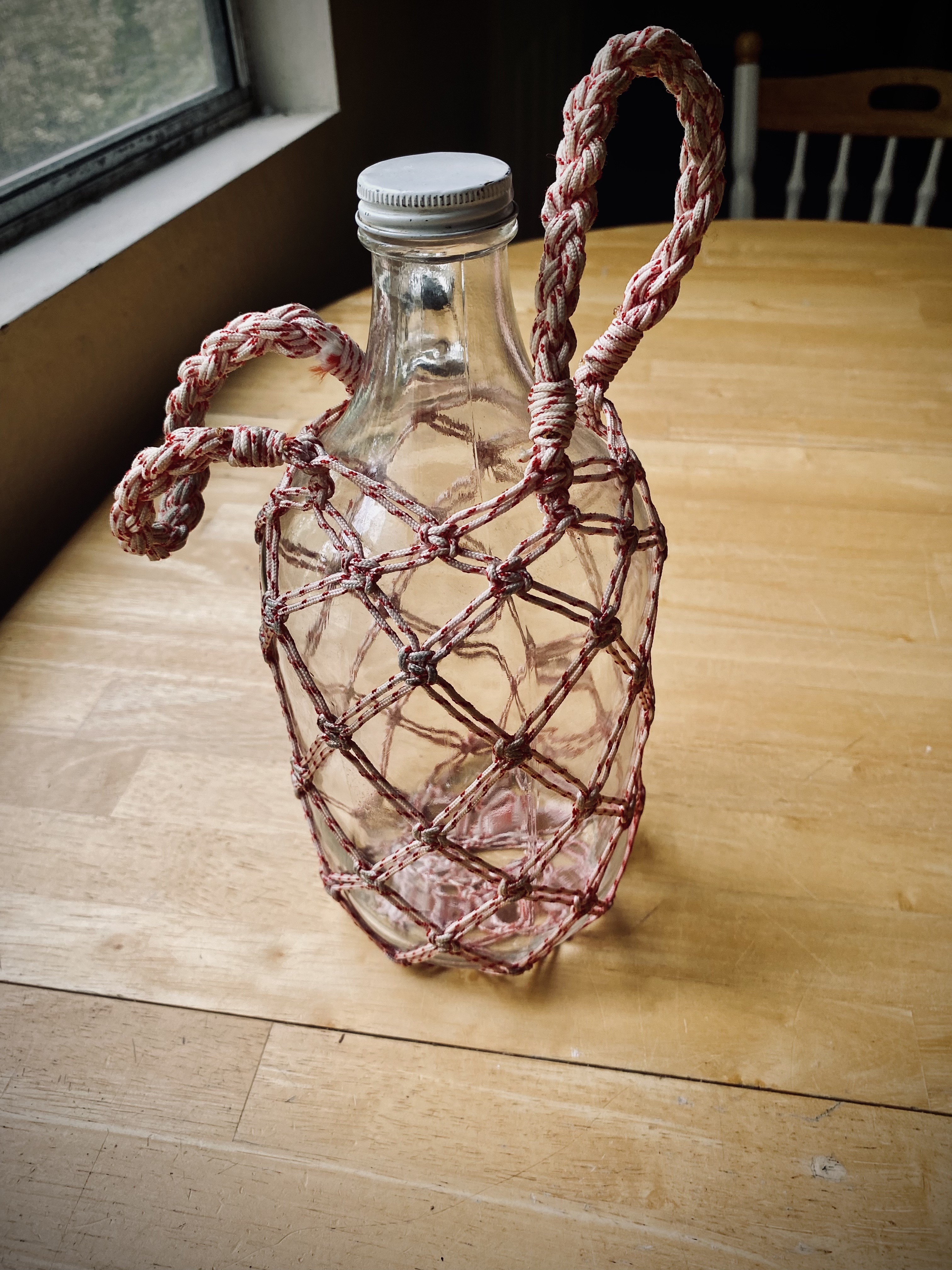 macrame_bottle_red